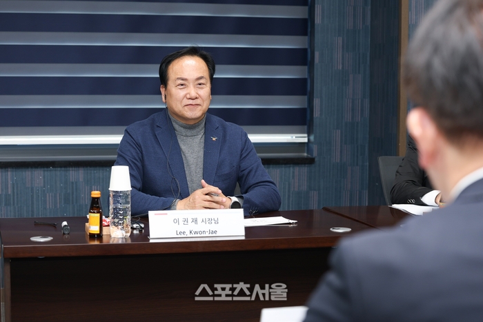 이권재“이데미츠코산 제2연구센터 확장 적극 지원하겠다”