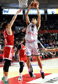 [포토]KT 하윤기의 골밑 득점