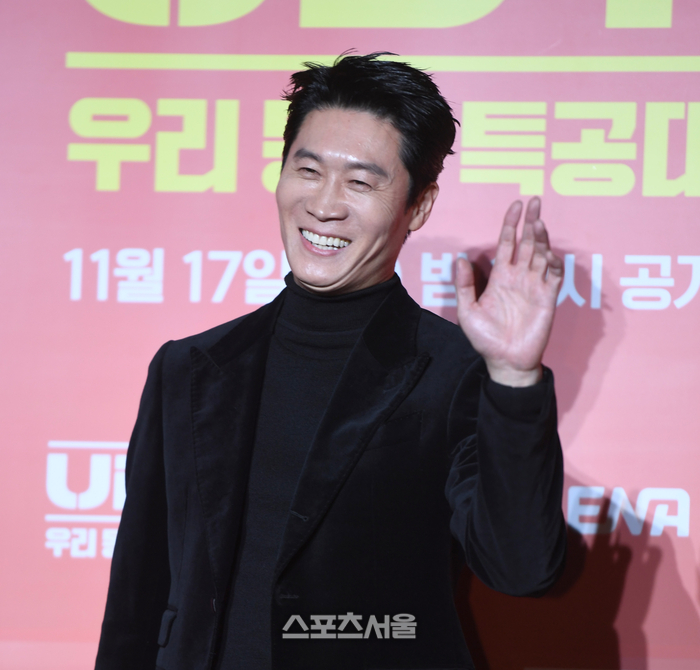 [포토] 진선규 ‘웃음꽃 핀 청년회장’