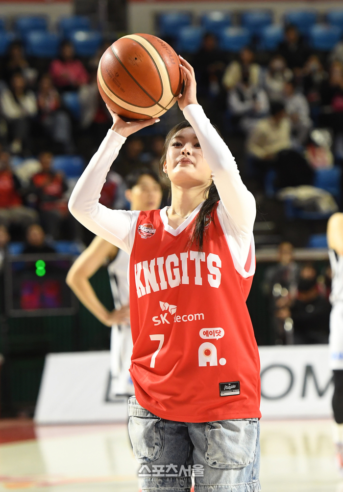 [포토]피프티피프티 아테나의 시투