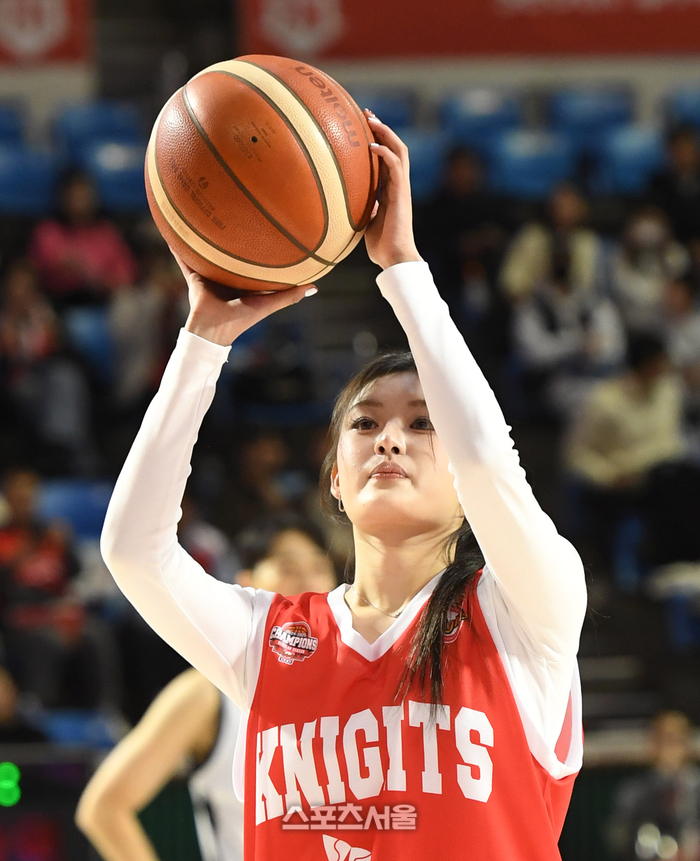 [포토]피프티피프티 아테나, 넣고 말테야!