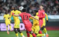 [포토] 헤더골 성공시키는 이태석