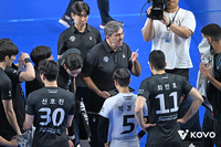 주전 세터 황승빈 이탈에 풀세트서 연달아 ‘2연패’…‘디펜딩챔피언’ 현대캐피탈 블랑 감독의 고민이 깊어진다