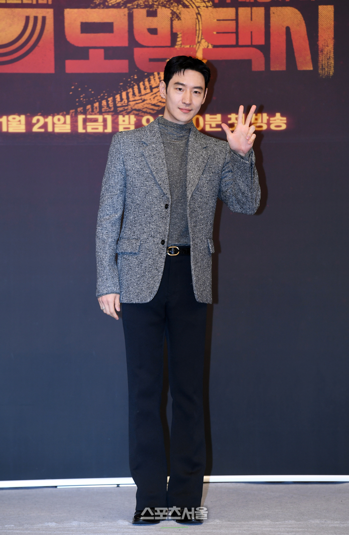 [포토]‘모범택시’ 이제훈, ‘시즌3로 돌아왔어요!’