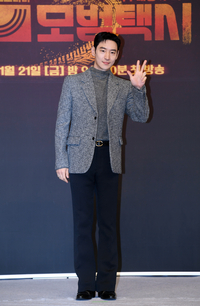 [포토]‘모범택시’ 이제훈, ‘시즌3로 돌아왔어요!’