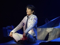 ‘비하인드 더 문’ 정문성, 데뷔 18년 만의 1인극 도전기 “위로 전하는 작품 만들 것” [SS인터뷰]