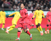 [포토] 황희찬 ‘이게 안들어가다니’