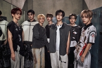 클로즈 유어 아이즈, 초동 57만 장 넘었다 ‘커리어 하이’