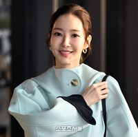 박민영, 손 끝에서 만발한 메이크업 실력 ‘신부 화장까지 완벽’