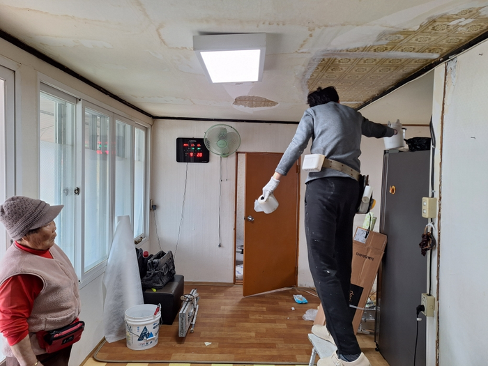 평창읍 봄.봄.지원단, 복지 사각지대 4가구 집수리 완료