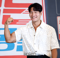 결혼한 김종국, 방송 중 뜬금 고백 “완벽한 내 이상형”