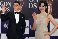 ‘집에 트로피 4개 꽂았다’…현빈·손예진, 韓영화사 최초 ‘부부동반 2관왕’