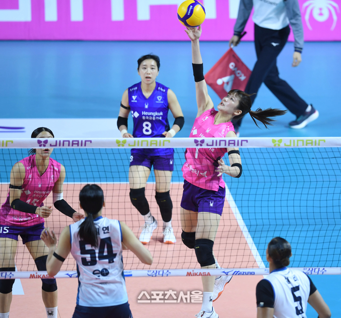 [포토] 김다은 ‘살짝만’