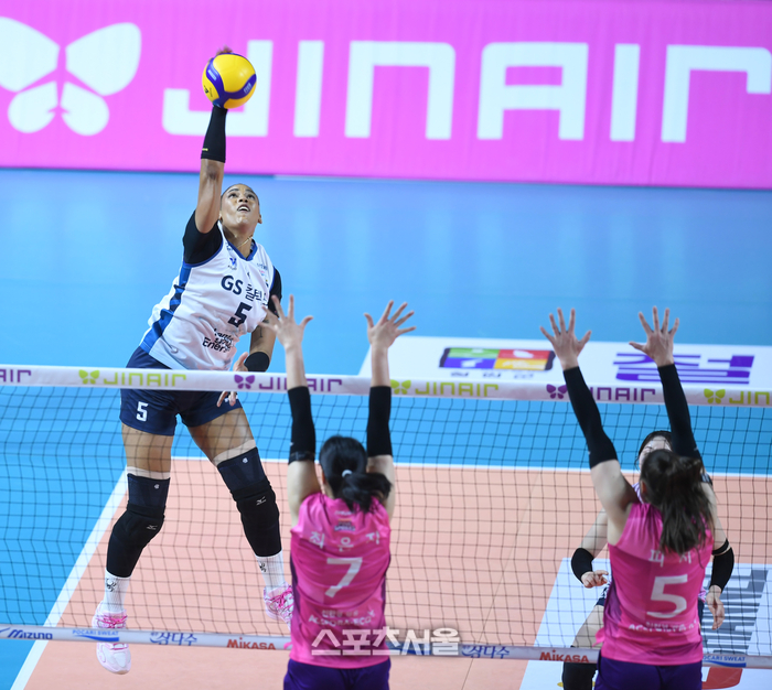 [포토] 실바 ‘온 힘을 모아’