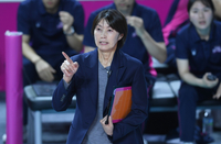 [포토] 요시하라 감독 ‘빨리 들어가야지’