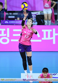 [포토] 레베카 ‘입술 꽉’