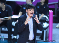 [포토] 이영택 감독 ‘집중해’