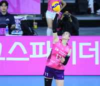 [포토] 김수지 ‘서브는 침착하게’