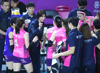 [포토] 작전 지시하는 흥국생명 요시하라 감독