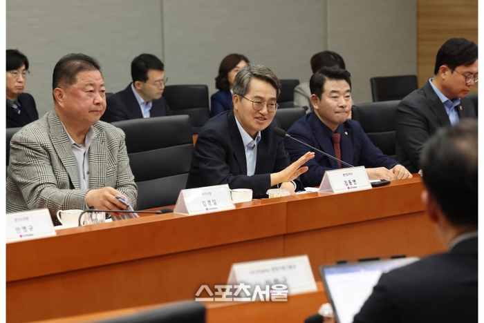 김동연“경기도, 파주시, LG디스플레이 한 팀 돼 잘하도록 하겠다”