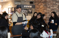 롯데, 지역 사회 발달장애인과 함께 두 번째 드림(DREAM) 카페 운영