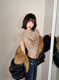 ‘크러쉬♥’조이, 한줌 허리+11자 복근에 눈길