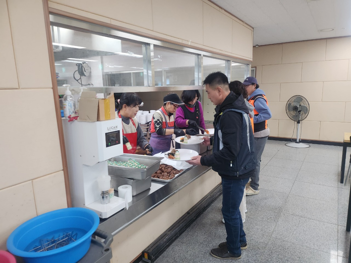 [강원소방]횡성 우천남성의용소방대, 은빛대학에서 올해 마지막 봉사활동
