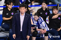 컵 대회 우승→우승 후보 지목, 하지만 7연패로 김호철 감독 사퇴…여오현 대행 체제, 새 국면에 접어든 기업은행