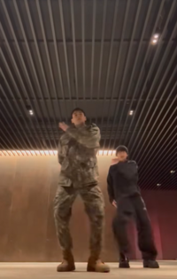 “충성!” 차은우X정국, 군복 챌린지로 난리…엔딩 경례에 팬심 폭발