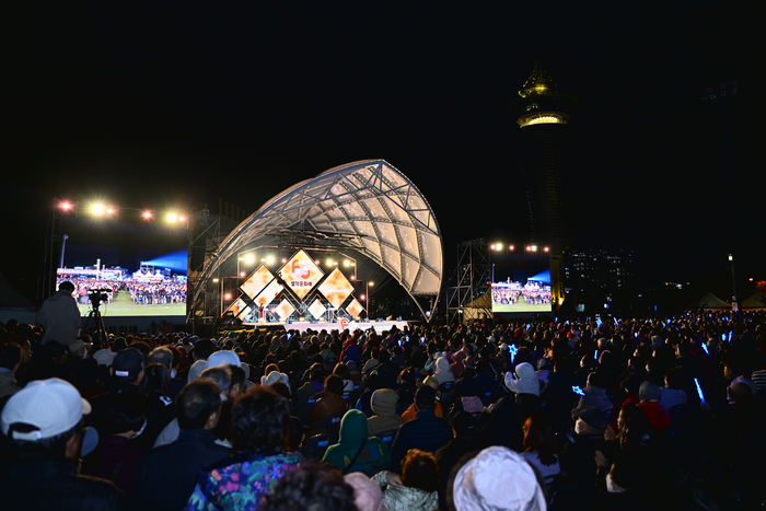 엑스포 잔디광장 공연시설(설악문화제 개막식) 사진|속초시청