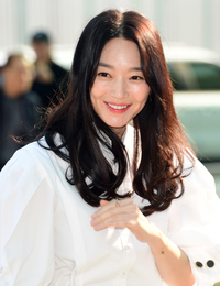 “이 사랑, 너무 아름답다.” 김우빈♥신민아, 10년 공개연애 끝 결혼...“진정성이 만든 국민 커플”