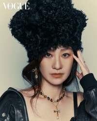 배우 이미연, 공백기 무색한 ‘명화급 아우라’ 발산...고혹적인 미모