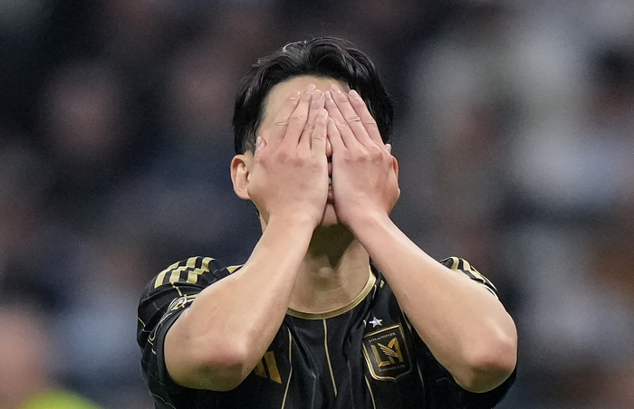 2골에도 승부차기 실축으로 고개 숙인 손흥민 “연장전 막판 근육 경련, 내년엔 모든 대회서 성공하고 싶다”