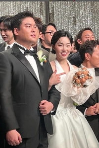 “이게 부케라고?” 이장우·조혜원의 파격 선택…‘호두 꽃다발’ 초유의 장면!