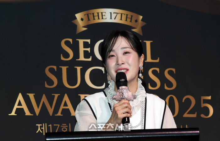 [포토]서울석세스대상 진행하는 김윤아 아나운서