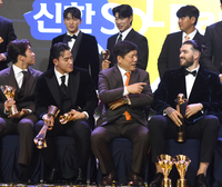 [포토] MVP 폰세와 이야기 나누는 허구연 총재