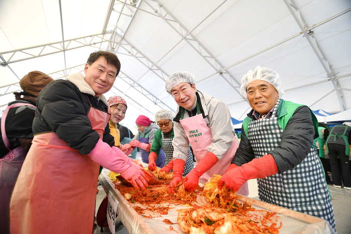 원주시새마을회, 2025 사랑의 김장 담그기 행사 개최