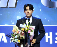 [포토] KIA 이태양, 퓨처스리그 투수부문 승리상 수상