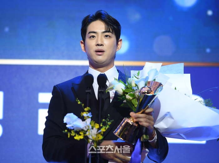 [포토] 삼성 구자욱, 득점상 수상