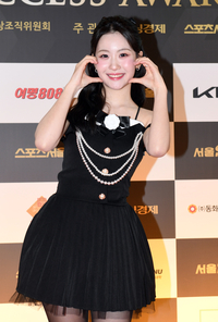 [포토]오유진, 깜찍 볼 하트