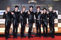 [포토]손인사 건네는 뉴비트