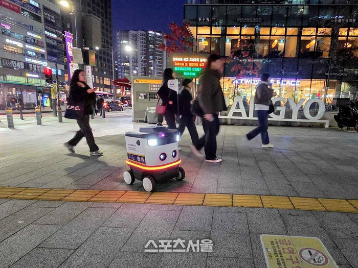 성남시, 도심 안전 ‘AI 자율주행 순찰로봇’ 도입