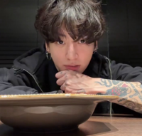 BTS 정국, 640만이 지켜본 ‘성게알 간장 파스타’…요리 장인의 귀환