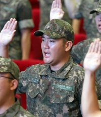 미국 시민권 버리고 바다 택했다…이재용 장남 이지호, 해군 기수 대표로