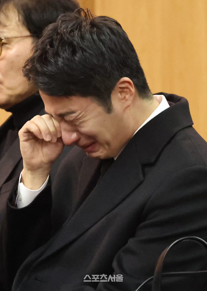 [포토] 눈물 흘리는 정일우