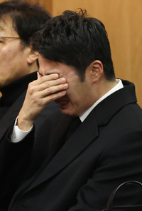 [포토] 고(故) 이순재 떠나 보내며 눈물 흘리는 정일우