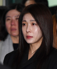 [포토] 눈물로 고(故) 이순재 배웅하는 하지원