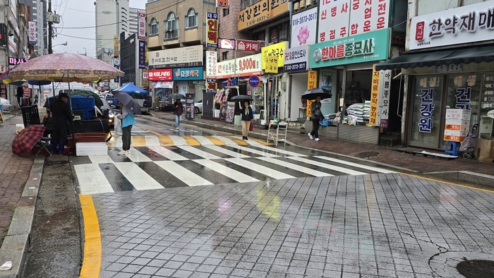 보행사고 다발지 주요 개선대책 유형_안전시설정비 개선 모습. 사진|한국도로교토공단