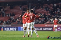 ‘이호재 멀티골’ 포항, 빠툼 2-0으로 꺾고 조 2위 확보→ACL 2 16강 진출 확정[현장리뷰]