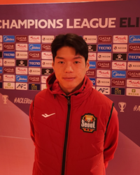 최준 “린가드가 ‘퇴장할 수 있는 게 축구’라며 위로”…프로 첫 레드카드와 맞바꾼 ‘팀의 가치, 배움’ [상하이 현장]